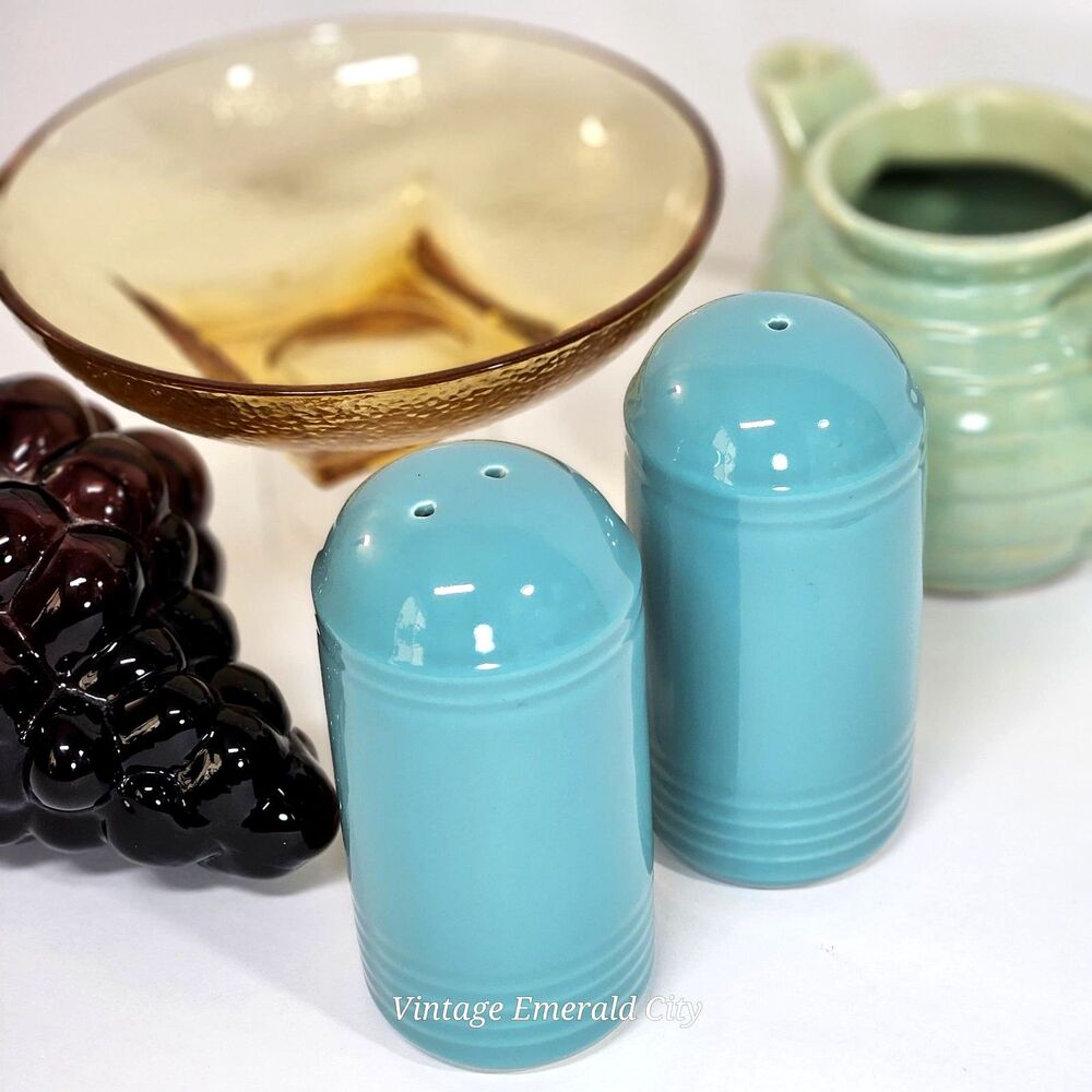 Vtg Neo Art Deco Japan Beehive Salt & Pepper Shakers Teal Blue Color Connection